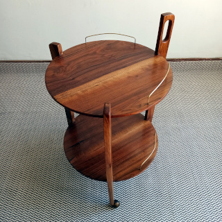 un mueble vintage carrito de servicio